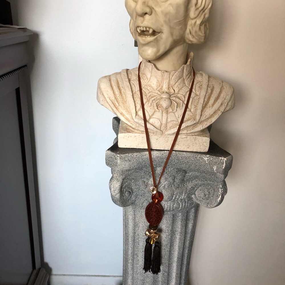 Long pendant necklace